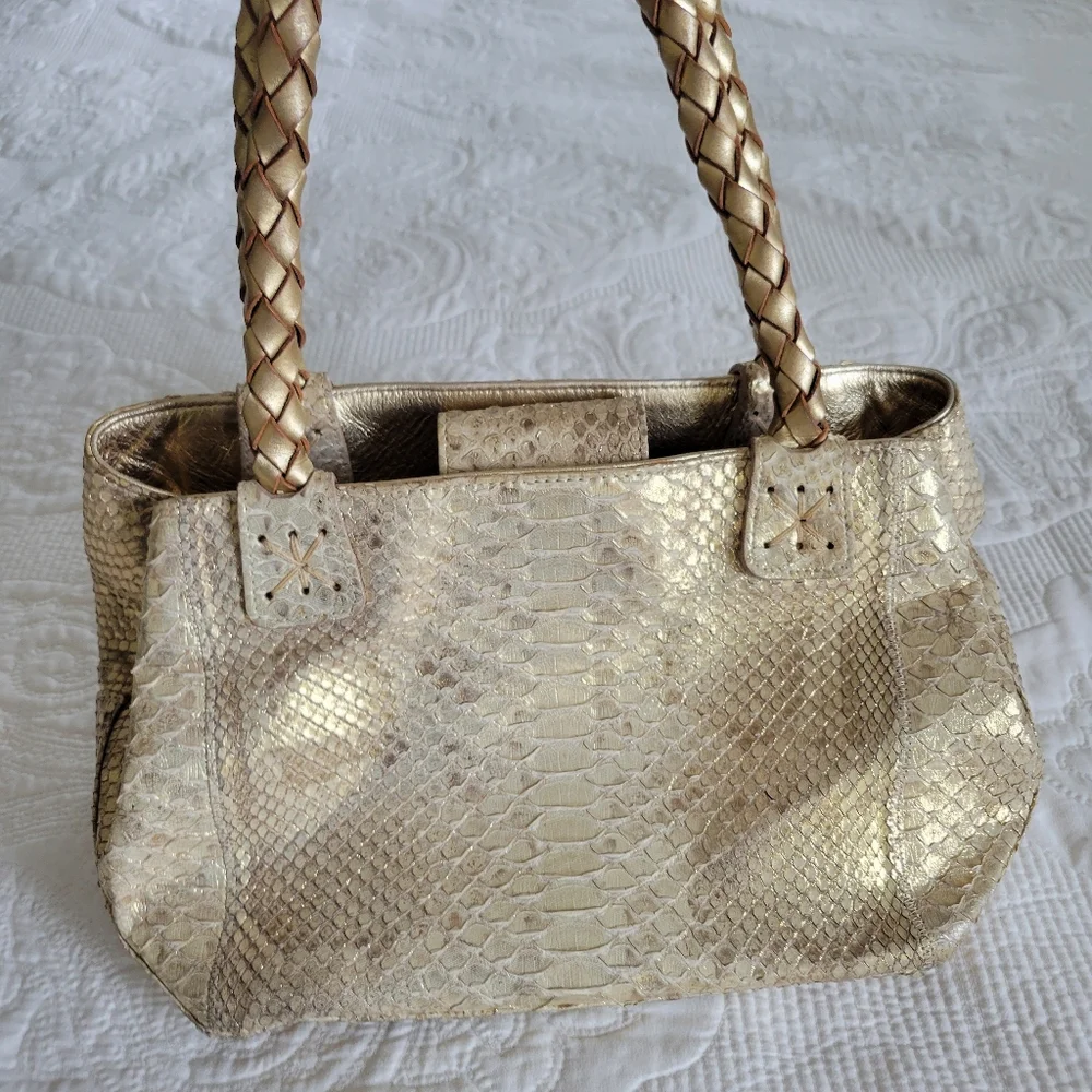 CARLOS FALCHI Vintage Genuine Leather Handbag. - Picture 10 of 13